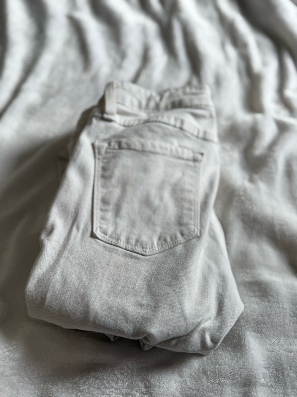 Classic White Jeans - Clean Back Pocket Detail